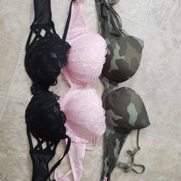 Victoria's Secret Pink Bras - Picture 1 of 2